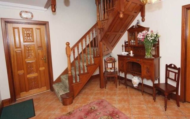 Alderhaven Country Home