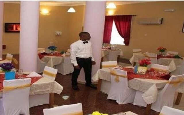 Toprate Luxury Hotel