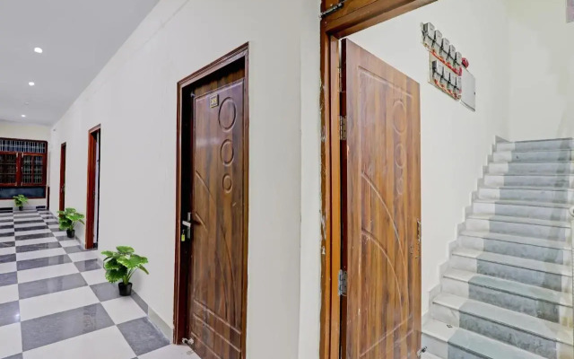 Oyo Flagship 92980 Empire Inn