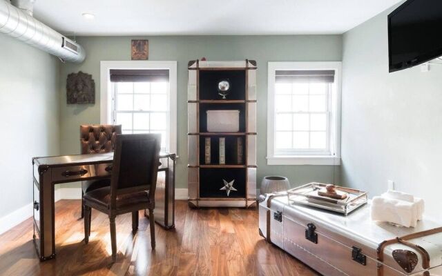 Million-dollar Celebrity Mansion in Old City
