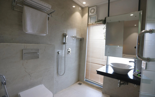 Pondy Heights - Suites and Studios