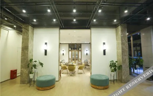Yuejia Holiday Hotel (Yalong Bay Hehong Holiday Sunshine Branch)