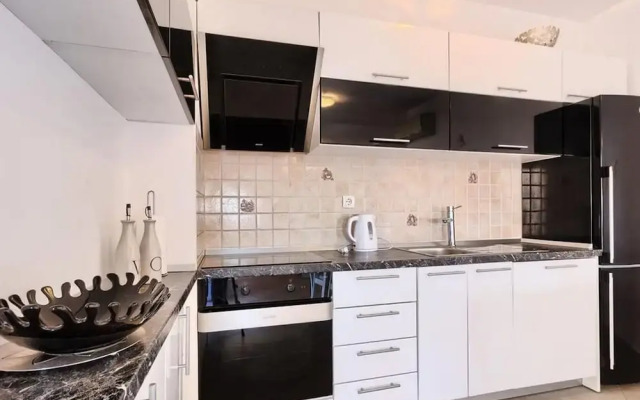 Luxury Apartment Okrug Gornji With Sea View and Pool