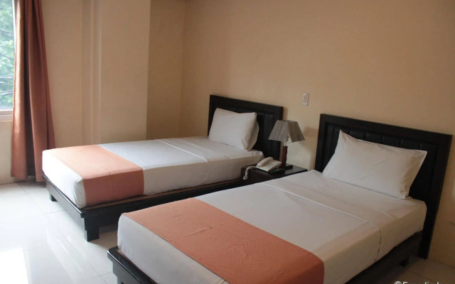OYO 114 One Liberty Hotel