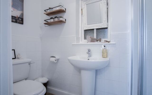 The Sand Castle - 2 Bedroom Apartment - Tenby