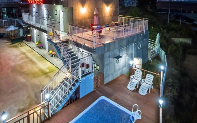 Ganghwa Hemingway Spa Pension