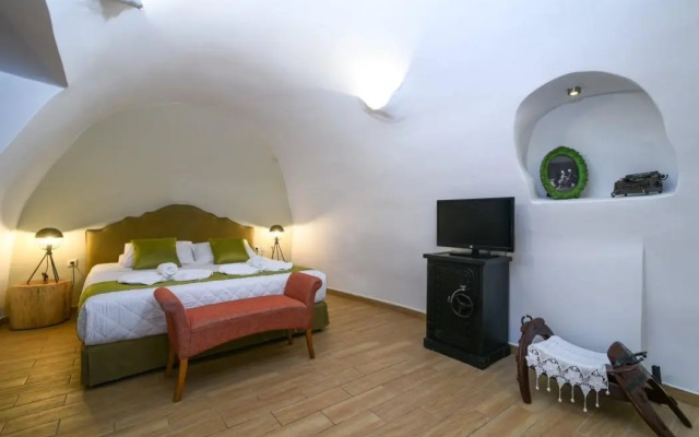 Suite Home Santorini