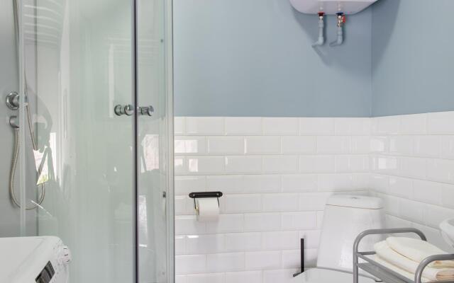 Apartment A33