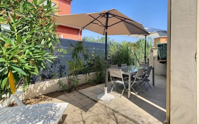 Agréable pavillon avec grande terrasse pour 6 personnes