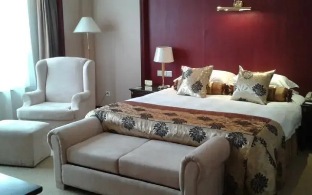 Chunlan Business Hotel