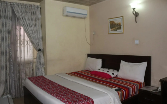 Albert Suites