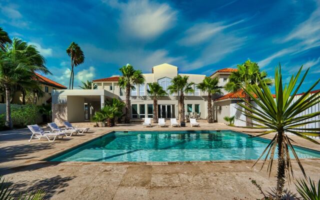 Direct Ocean Front Villa With Private Pool + View! Boca Catalina Malmok!