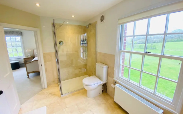 Stunning 6-bed Country House With Heated Pool