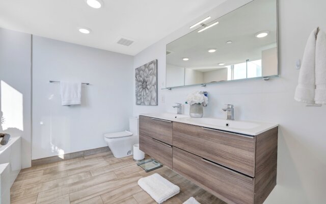 Stunning 2BR 2BA  Bay Harbour with Pool