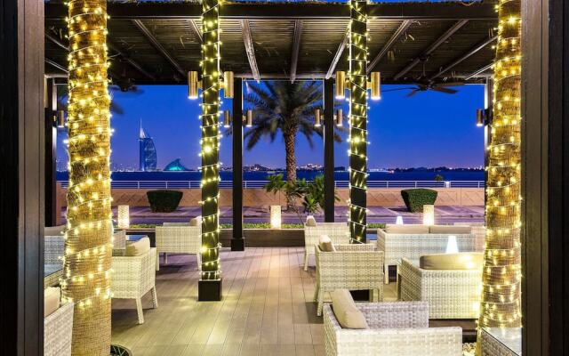 Anantara Residences - Beachfront - Private Beach and Lagoon Pool