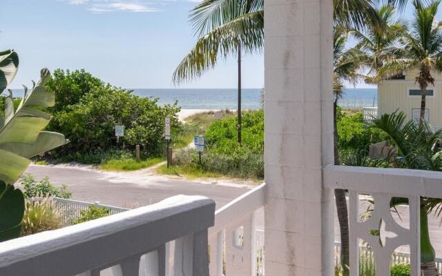 AM Beach Place Unit 4