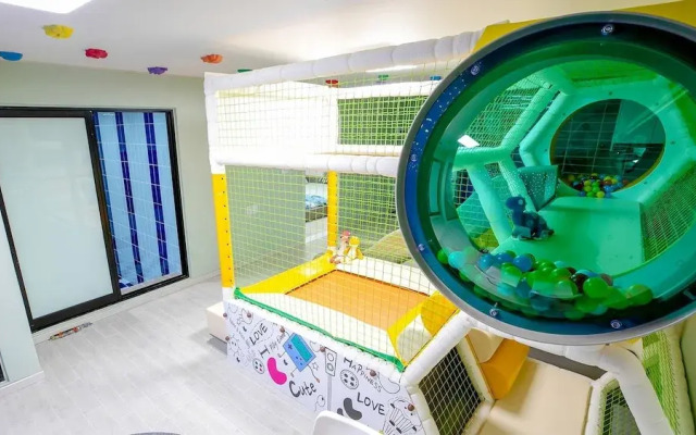 My Chu Kids Pool Villa Pension