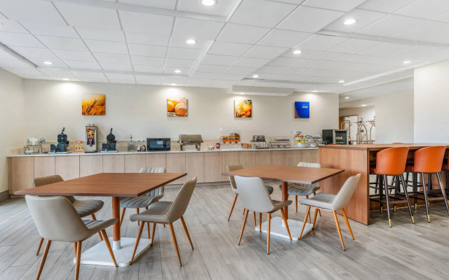 Comfort Inn & Suites Madison East Interstate I-90