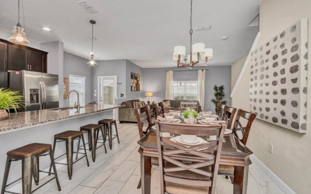 3097pequod 5 Bedroom Townhouse by RedAwning