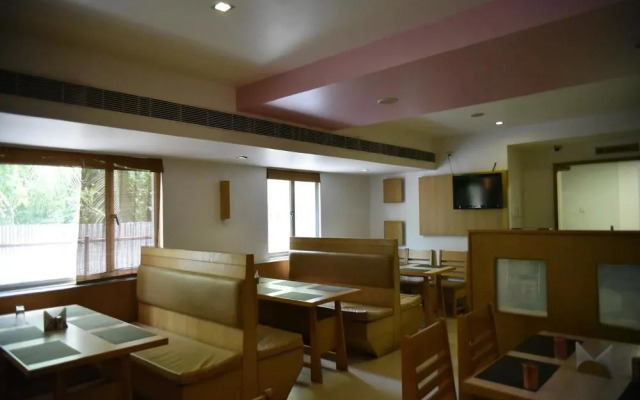 OYO 2724 Hotel PLA Residency