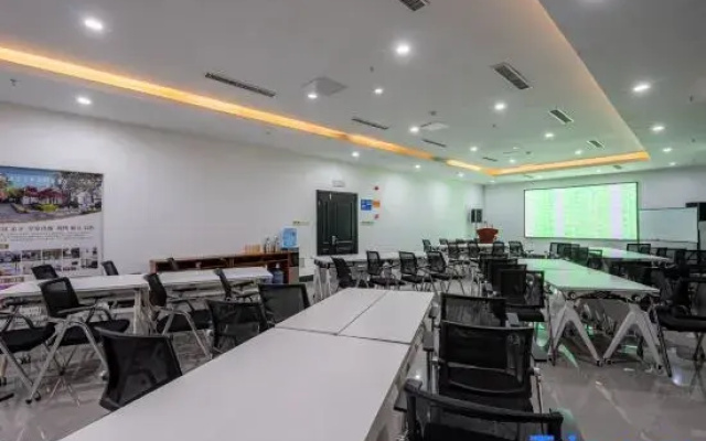 Huiyang More Hotel (Jinan Central Business District)