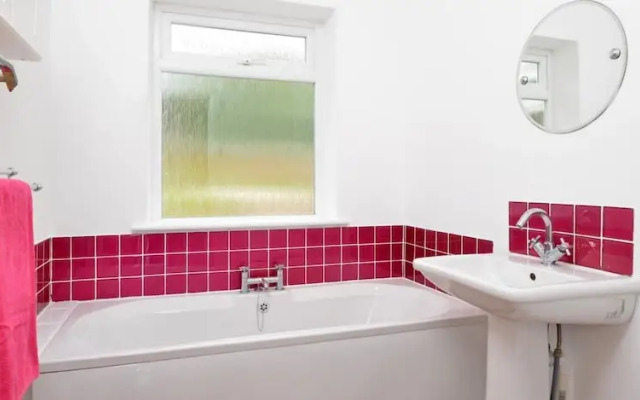 Allways - Spacious Bungalow Near Beaches