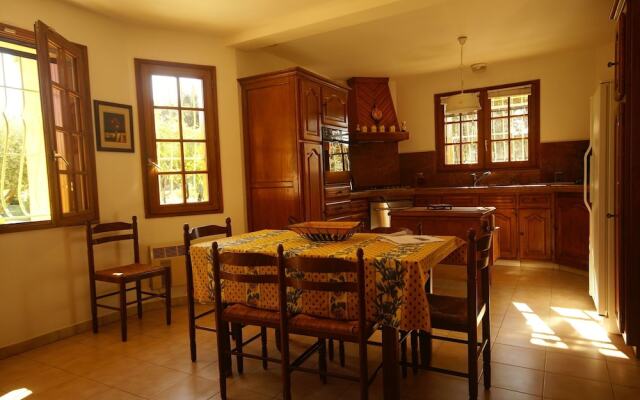 Stunning Villa in Sorgues With Swimming Pool