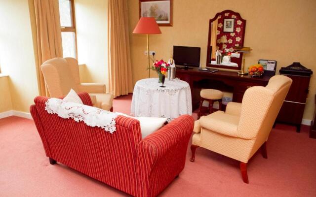 Lynhams Hotel