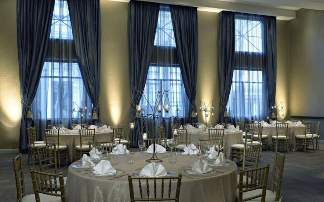 Hu. Hotel