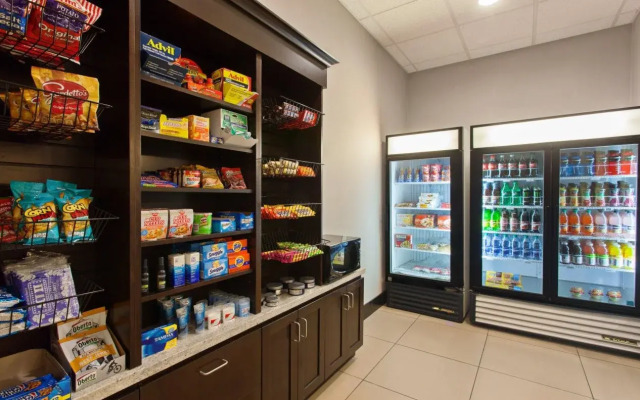 Holiday Inn Express & Suites Tacoma Downtown