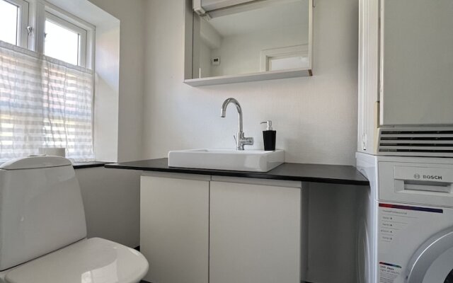 Lake View Apartment