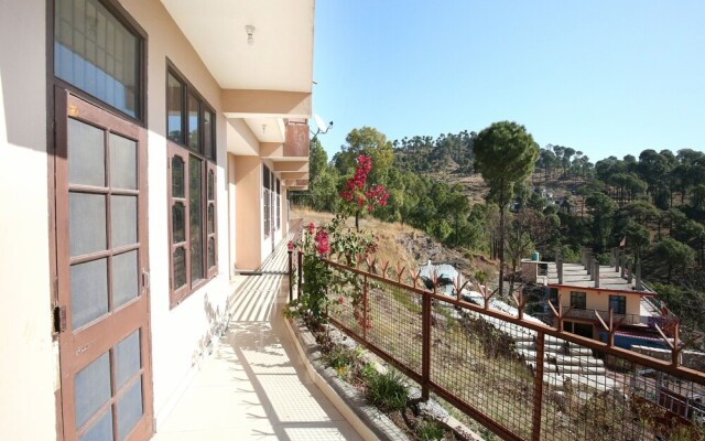 OYO 12734 Home Valley View Studio Kasauli