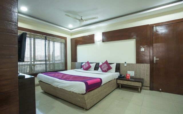 OYO 5738 Hotel Lords Inn
