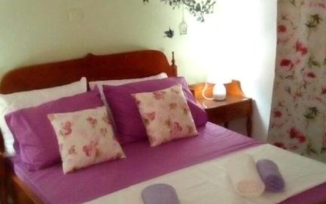 Small apartment 10 min (walk) from Piraeus port