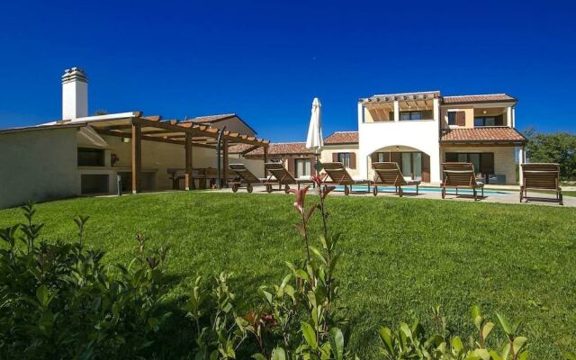 Villa Genia 2