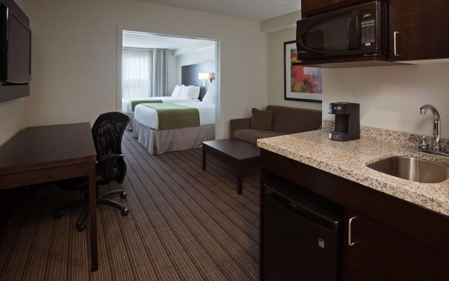 Holiday Inn Express New Liskeard