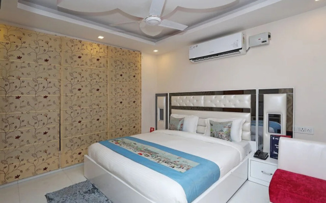 Hotel Qlark by OYO Rooms