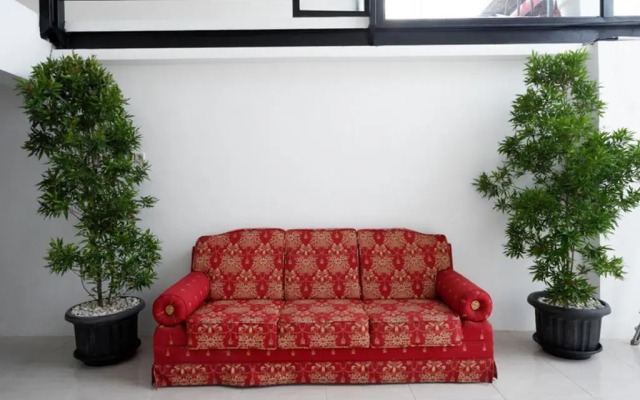 RedDoorz @ Demangan Sari Residence