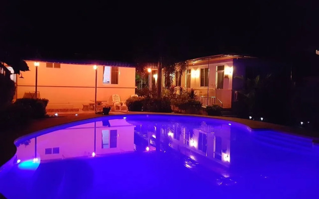 Nuch's Apple Guest House