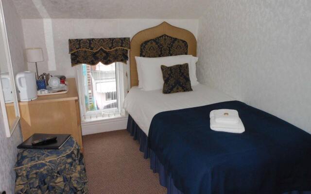 New Bond Hotel