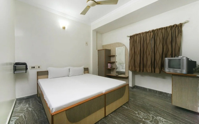 Hotel Le Palace by OYO Rooms