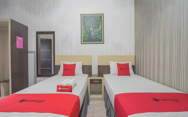 RedDoorz Syariah near Taman Rozeline Penajam