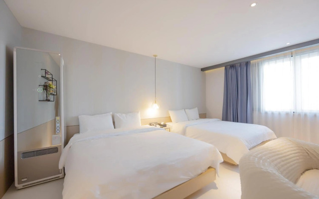 Hound Hotel Seomyeon - Bumcheon