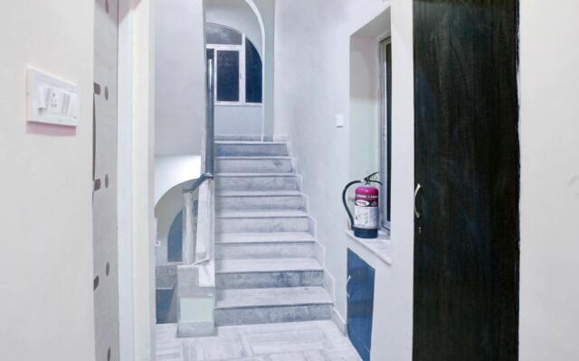Goroomgo Amit Guest House Tagore Park