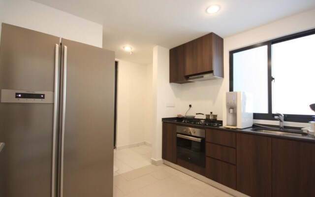 3BR Seaview Suite Gurney Drive