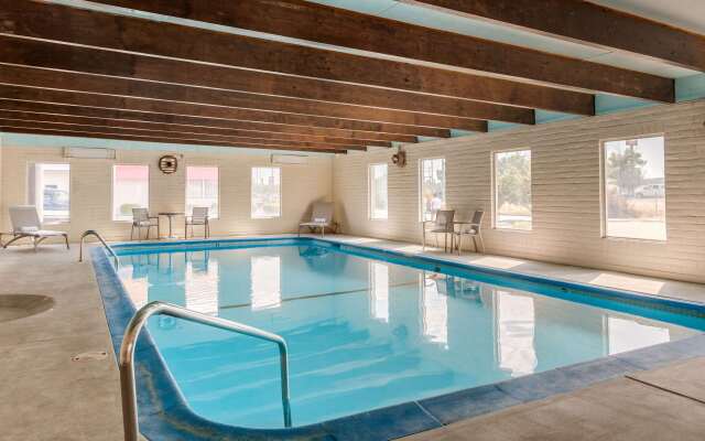 Rodeway Inn & Suites Ontario