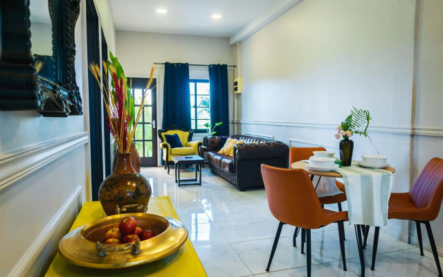 Cozy and quirky Wolf Apartment