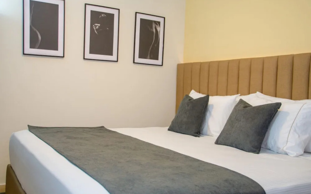 Hotel ByHours Las Americas