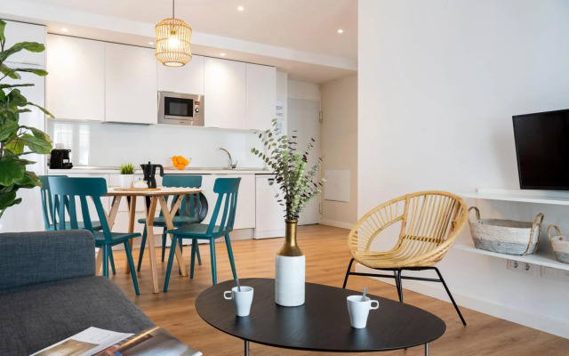 Lola 14 Suite Apartment