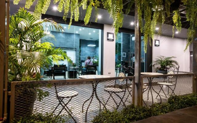 Cubic Bangna Hotel